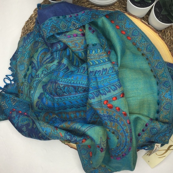 NWT🍀[Collection Eighteen] Beautiful Scarf - Picture 4 of 8